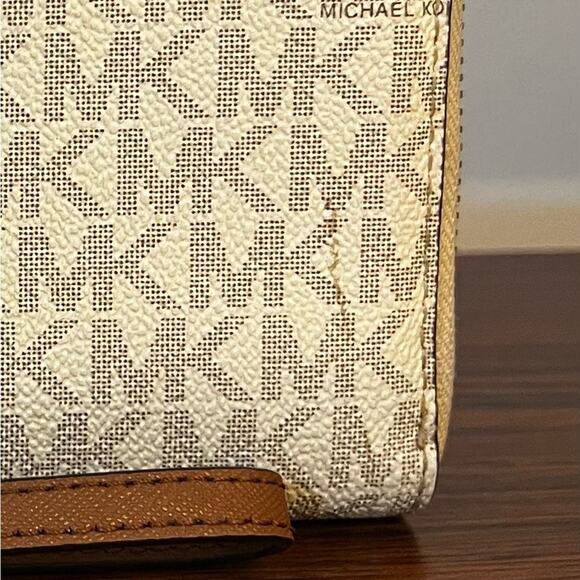 Michael Kors Jet Set - Flat Phone Case/Wristlet - Vanilla/Gold - Picture 2 of 6
